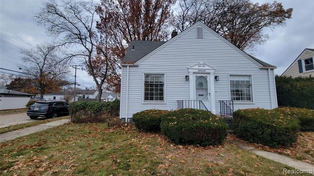 28205 Kaufman Street, Roseville, MI 48066