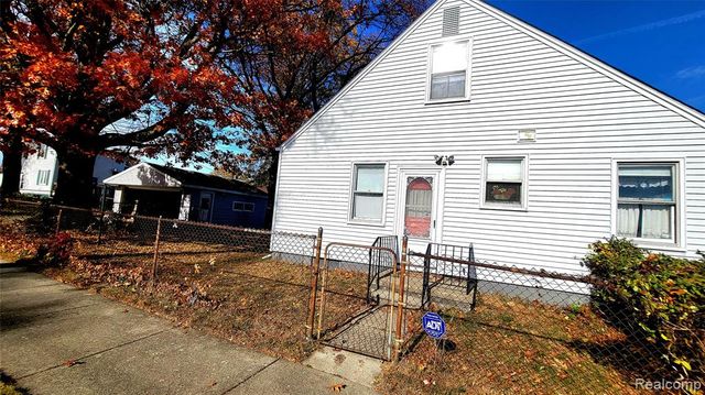 28205 Kaufman Street, Roseville, MI 48066