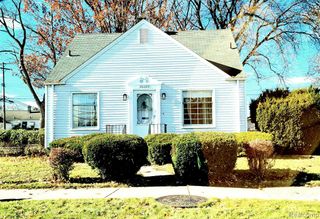 28205 Kaufman Street, Roseville, MI 48066