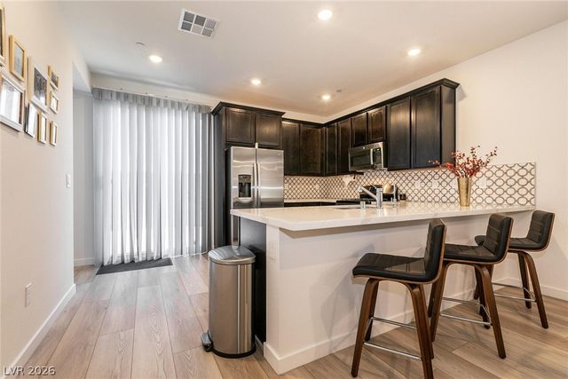 9764 Douglas Fir Street, Las Vegas, NV 89143