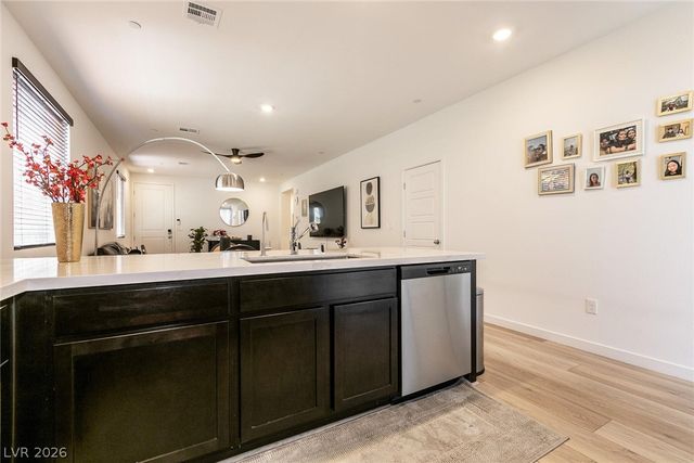 9764 Douglas Fir Street, Las Vegas, NV 89143