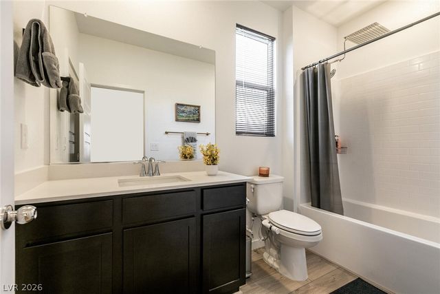 9764 Douglas Fir Street, Las Vegas, NV 89143