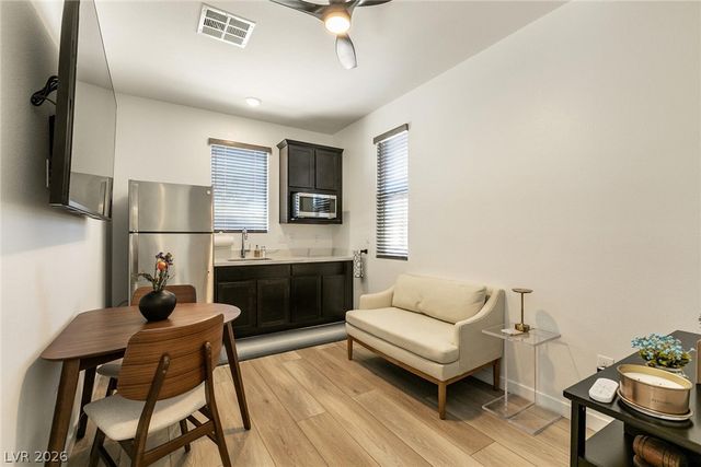 9764 Douglas Fir Street, Las Vegas, NV 89143