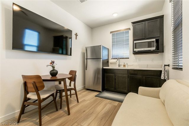 9764 Douglas Fir Street, Las Vegas, NV 89143