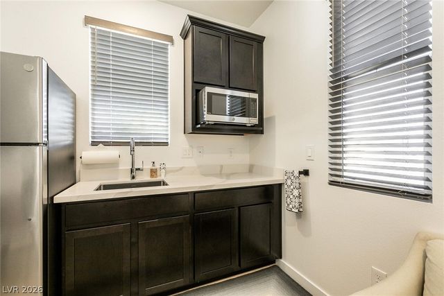 9764 Douglas Fir Street, Las Vegas, NV 89143