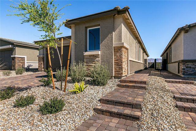 9764 Douglas Fir Street, Las Vegas, NV 89143