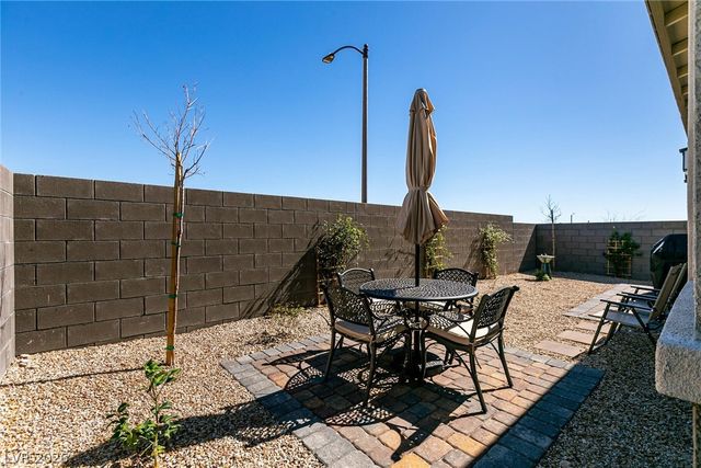 9764 Douglas Fir Street, Las Vegas, NV 89143