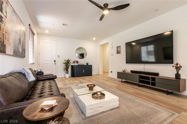 9764 Douglas Fir Street, Las Vegas, NV 89143