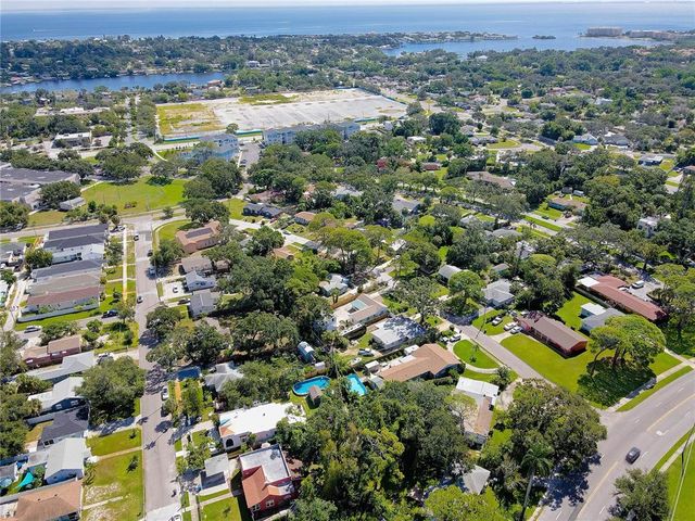 745 ALAMANDA WAY S, St Petersburg, FL 33705
