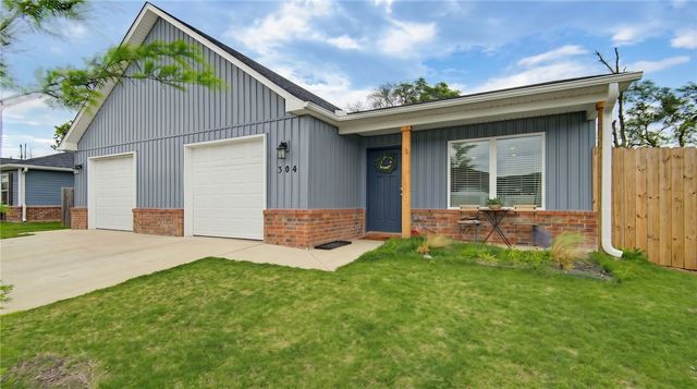 304 NW 67th Avenue, Bentonville, AR 72713
