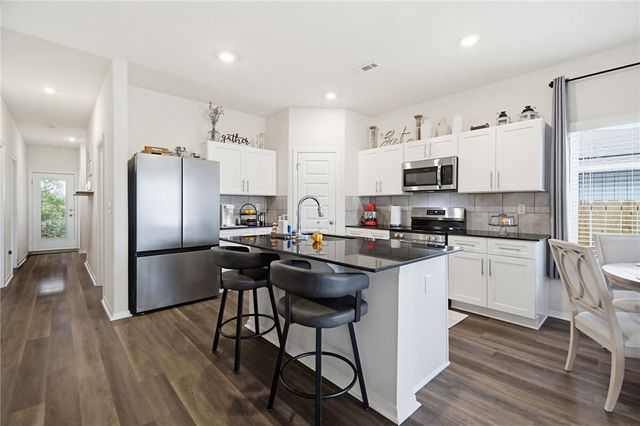 304 NW 67th Avenue, Bentonville, AR 72713