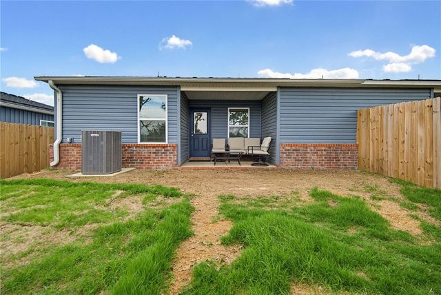 304 NW 67th Avenue, Bentonville, AR 72713