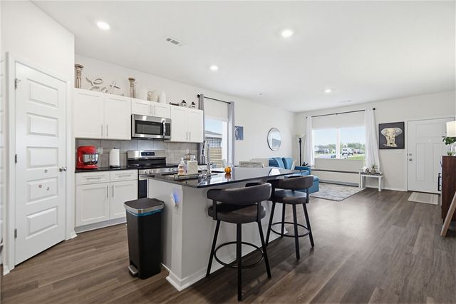 304 NW 67th Avenue, Bentonville, AR 72713