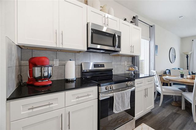 304 NW 67th Avenue, Bentonville, AR 72713