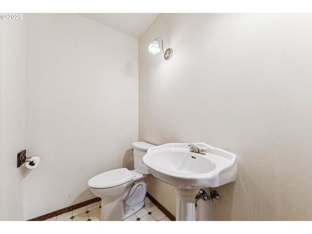 23465 S CENTRAL POINT Rd, Canby, OR 97013