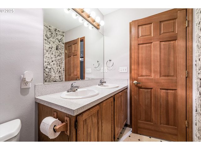 23465 S CENTRAL POINT Rd, Canby, OR 97013