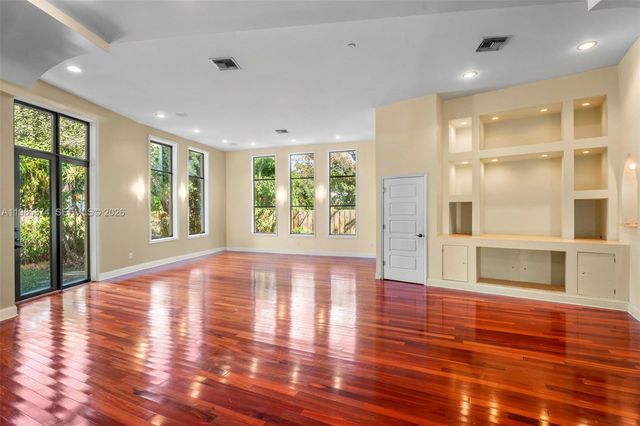 3310 Garden Avenue, Miami Beach, FL 33140