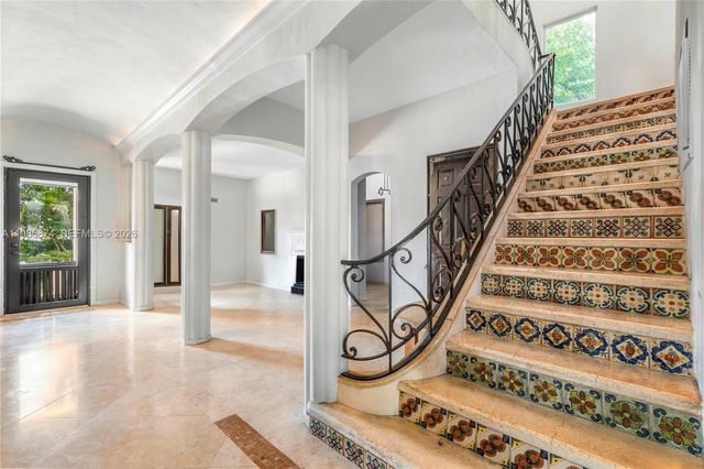 3310 Garden Avenue, Miami Beach, FL 33140