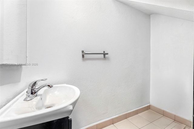3310 Garden Avenue, Miami Beach, FL 33140