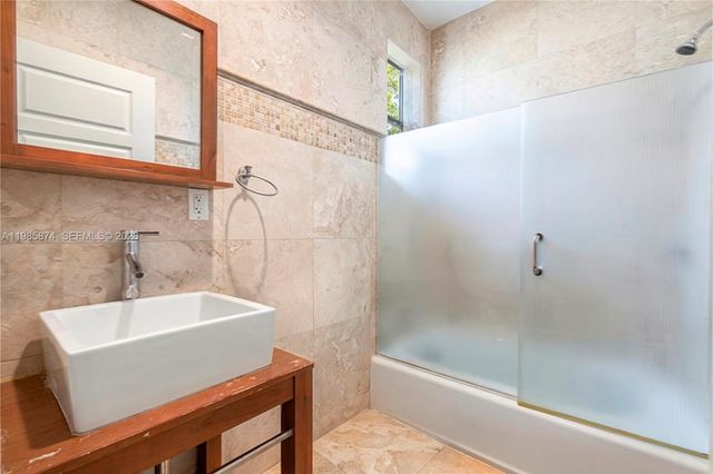 3310 Garden Avenue, Miami Beach, FL 33140
