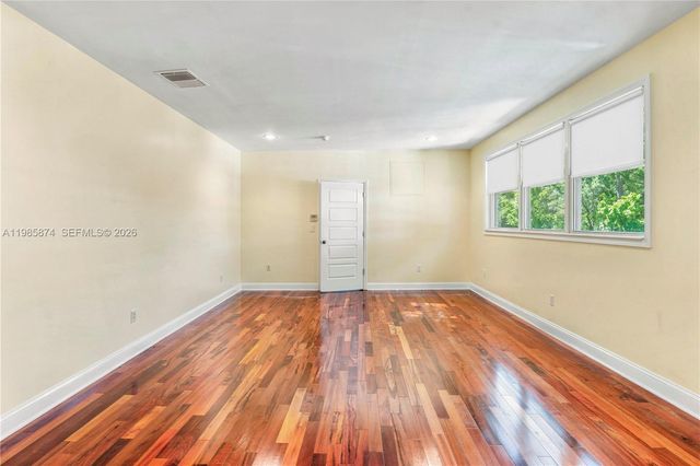 3310 Garden Avenue, Miami Beach, FL 33140