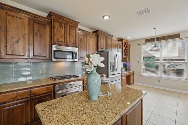 2932 Softwood Circle, Fort Worth, TX 76244