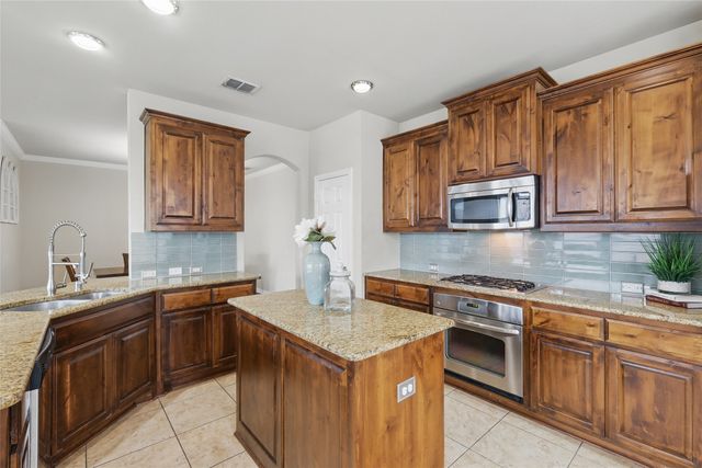 2932 Softwood Circle, Fort Worth, TX 76244