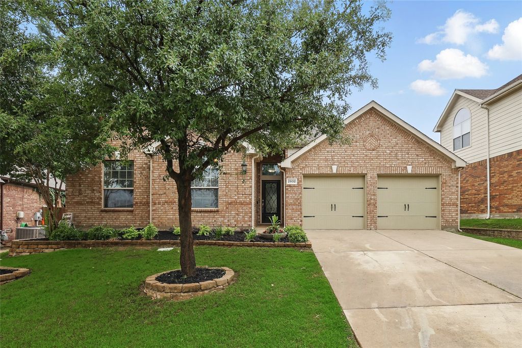 2932 Softwood Circle, Fort Worth, TX 76244