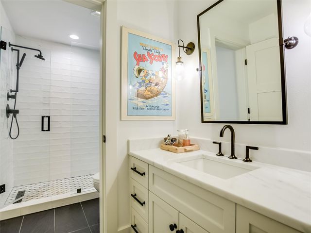 108 Third Sid, Horseshoe Bay, TX 78657