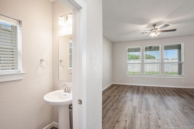 15062 Palm Desert, San Antonio, TX 78217