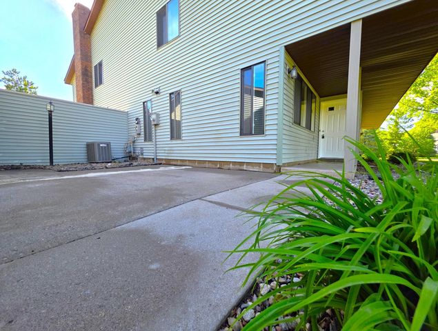 4710 Lenore Lane, Eagan, MN 55122