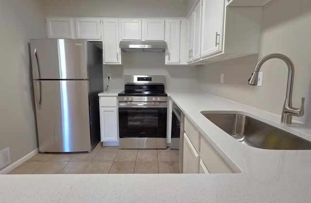 4710 Lenore Lane, Eagan, MN 55122