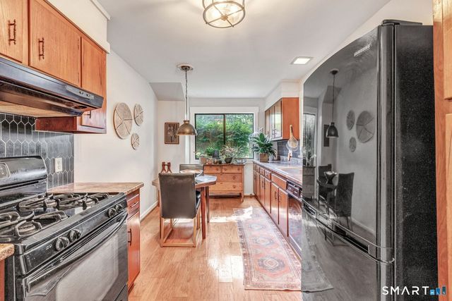 93 Seminole Lane B, Stratford, CT 06614