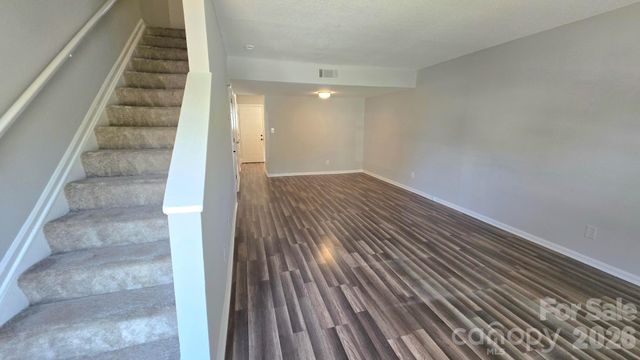 7906 Oak Meadow Court, Charlotte, NC 28210