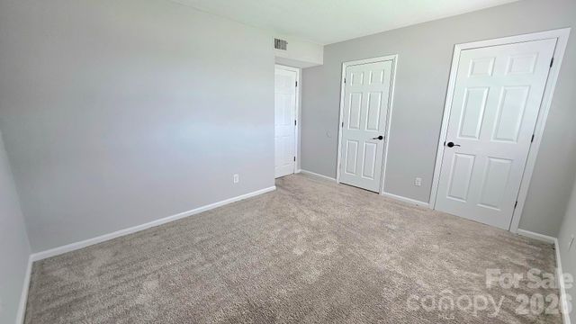 7906 Oak Meadow Court, Charlotte, NC 28210