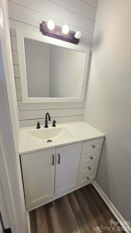 7906 Oak Meadow Court, Charlotte, NC 28210