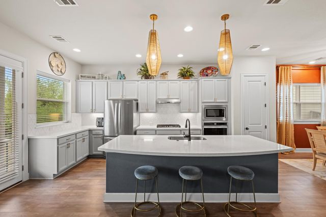 840 Hazy Hills LOOP, Dripping Springs, TX 78620