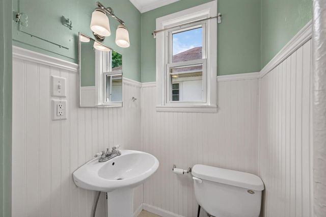 998 Woodbridge Street, Saint Paul, MN 55117