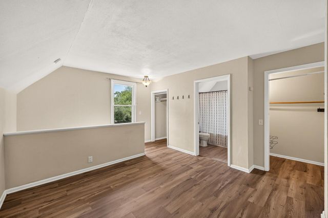 998 Woodbridge Street, Saint Paul, MN 55117