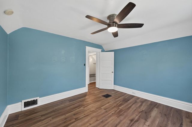 998 Woodbridge Street, Saint Paul, MN 55117