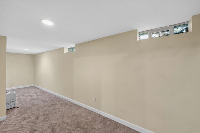 998 Woodbridge Street, Saint Paul, MN 55117