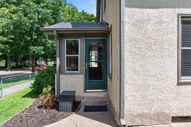998 Woodbridge Street, Saint Paul, MN 55117