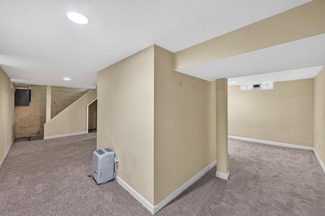 998 Woodbridge Street, Saint Paul, MN 55117