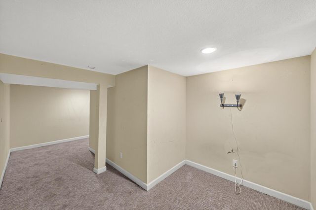 998 Woodbridge Street, Saint Paul, MN 55117