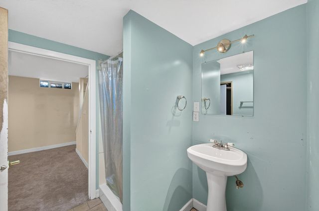 998 Woodbridge Street, Saint Paul, MN 55117
