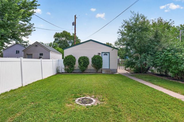 998 Woodbridge Street, Saint Paul, MN 55117