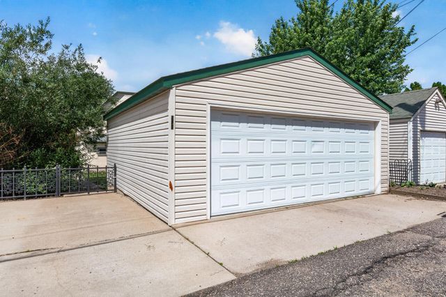998 Woodbridge Street, Saint Paul, MN 55117