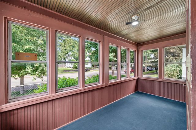 998 Woodbridge Street, Saint Paul, MN 55117