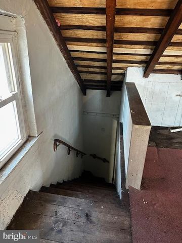 335 CHESTNUT ST, Pottstown, PA 19464