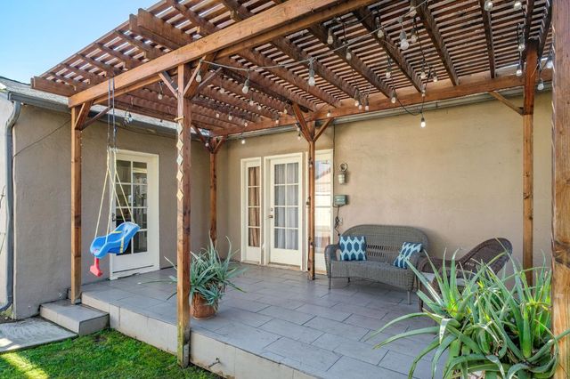 411 E Clinton Avenue, Fresno, CA 93704